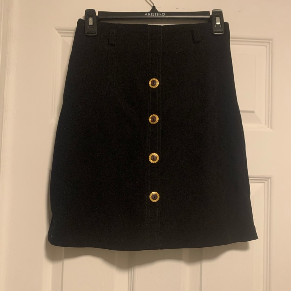 A button skort - Picture 2 of 2